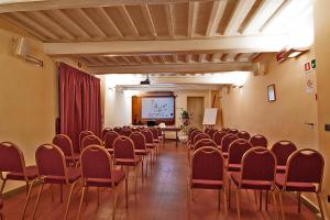 Verslo zona ir (arba) konferencijų salė apgyvendinimo įstaigoje Borgo Sant'ippolito Country Hotel