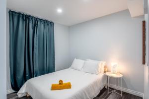 耶洛奈夫Centrally located 4Bedroom, 2Bath Home的相册照片