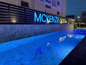 Poolen vid eller i närheten av MckenzieGold 59, Luxury 2-Bedroom Apartment by MyGuest Cyprus