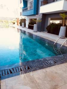 Poolen vid eller i närheten av MckenzieGold 59, Luxury 2-Bedroom Apartment by MyGuest Cyprus