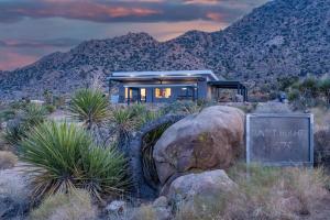 Üldine mäevaade või majutusasutusest Joshua Tree l Sunset Heights l Pool-Spa Above Park pildistatud vaade
