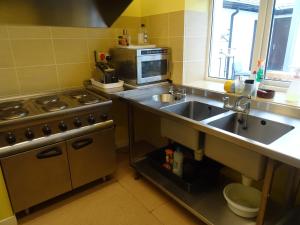 
A kitchen or kitchenette at The Ardnamurchan Bunkhouse
