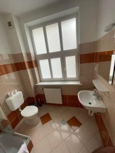 Broadway City Guesthouse的一间浴室