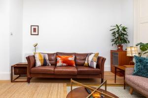 Spacious 2BD Flat By Regents Park & Camden Town!にあるシーティングエリア