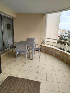 Balkón alebo terasa v ubytovaní Appartement 2 Pièces avec une grande terrasse, 3 étoiles, Wifi, Box pour véhicule et vélos
