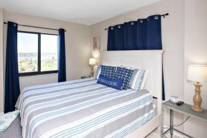 Postel nebo postele na pokoji v ubytování Sunglow Resort Condo Unit #807 + 42 fotografií