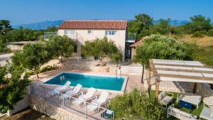 Πισίνα στο ή κοντά στο Villa Bevanda1