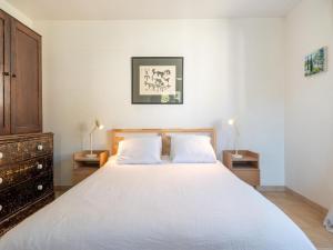 Ένα ή περισσότερα κρεβάτια σε δωμάτιο στο Tranquil holiday home with private pool +32 φωτογραφίες