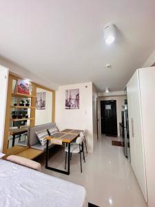 Kuchyň nebo kuchyňský kout v ubytování Home Escape