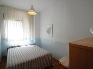 Posteľ alebo postele v izbe v ubytovaní MARÍTIM I ÀTIC - Atico muy agradable, con amplia terraza y preciosas vistas panorámicas. - ES-228-27