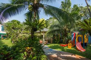 Κήπος έξω από το MATCHA SAMUI RESORT formerly Chaba Samui Resort