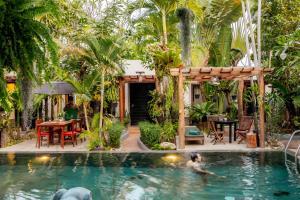 Bazén v ubytování Bunwin Siem Reap nebo v jeho okolí