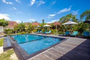 Bazén v ubytování D'Muncuk Huts Lembongan nebo v jeho okolí