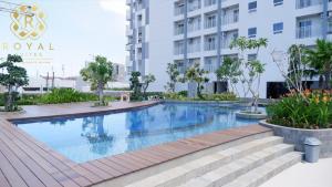 Πισίνα στο ή κοντά στο Royal Suites Studio 36th Floor - Citra Plaza Nagoya Apartment