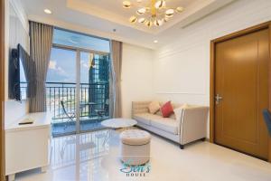 Gallery image of Free AIRPORT PICK-UP - Luxury 3BR L3 High floor with River view L3-30 in Ho Chi Minh City