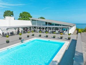 Swimmingpoolen hos eller tæt på 2 person holiday home in Allinge