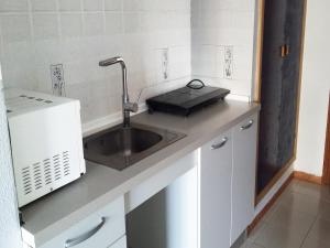 Kuchnia lub aneks kuchenny w obiekcie Apartamentos Bernat 3000