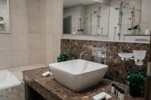 Fotografie z fotogalerie ubytování Luxury Pool View Flat L12 v destinaci Kouklia + 8 fotografií