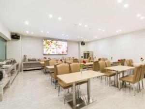 Restorāns vai citas vietas, kur ieturēt maltīti, naktsmītnē GreenTree Eastern Hotel Tianjin Dongli Development Zone Xinli Metro Station