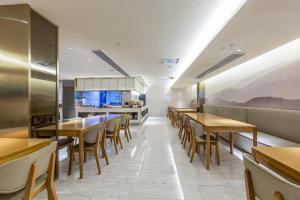 ห้องอาหารหรือที่รับประทานอาหารของ Ji Hotel Wuhan Hanyang Wangjiawan