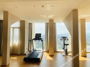 The fitness centre and/or fitness facilities at Ji Hotel Beijing Renmin University Metro Station