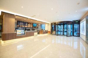 Hanting Hotel Jinan International Expro Center tesisinde lobi veya resepsiyon alanı