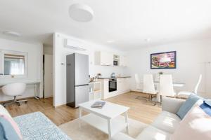 Kuchyň nebo kuchyňský kout v ubytování Szondi Corner Apartman