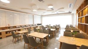 Restoran atau tempat lain untuk makan di Starway Hotel Zhengzhou Jingguang Road Metro Station