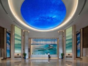 Бассейн в Best Sleep International Hotel Shenzhen Tanglang Metro Station или поблизости