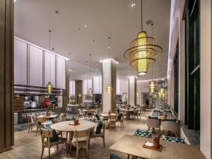 Restorāns vai citas vietas, kur ieturēt maltīti, naktsmītnē LEBANSHAN Hotel SUNAC Chongqing