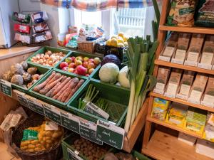 Supermarket nebo jiné obchody v  apartmánu nebo okolí