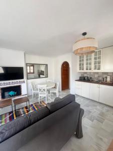 Kuchyňa alebo kuchynka v ubytovaní Apartamento Soleado Vera Costa, 200 m de la playa