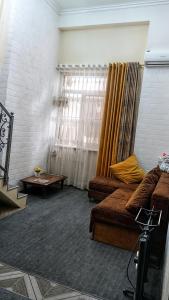 Fotografie z fotogalerie ubytování Двухуровневая квартира студия - Duplex studio apartment v destinaci Dušanbe
