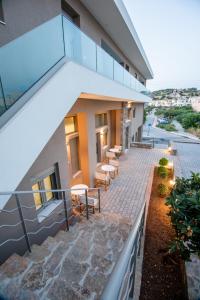 Balkón nebo terasa v ubytování Mylos Modern Apartments,By Idealstay Experience