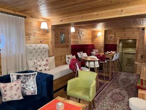 Posezení v ubytování Chalet Kolašin