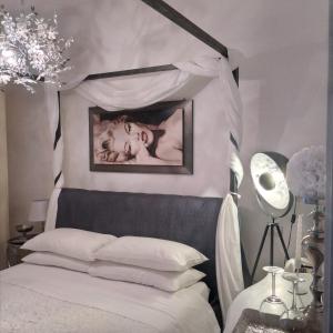 Ένα ή περισσότερα κρεβάτια σε δωμάτιο στο Route 66 Motel GeA