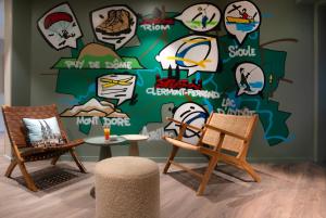 Posezení v ubytování ibis Styles Clermont-Ferrand Aéroport