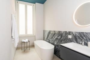 A bathroom at Loggiato Verga Luxury by Bed&Bros