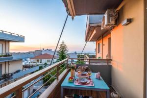 Un balcon sau o terasă la LoveBirds Rethymno Suite