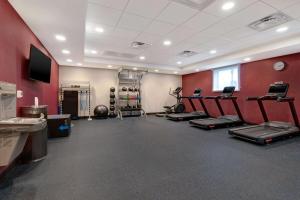 Fitness centrum a/nebo fitness zařízení v ubytování Home2 Suites By Hilton Las Vegas Southwest I-215 Curve