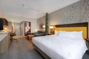 Postel nebo postele na pokoji v ubytování Home2 Suites By Hilton Las Vegas Southwest I-215 Curve