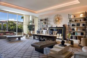 Hilton Tanger City Center的休息区