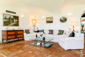 Гостиная зона в Starhost - Villa il Poggio Amalfi Coast with pool, garden and terrace