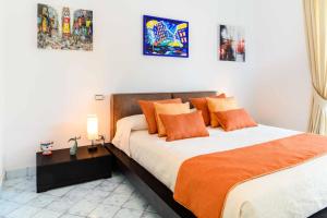 Кровать или кровати в номере Starhost - Villa il Poggio Amalfi Coast with pool, garden and terrace