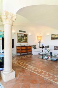 Гостиная зона в Starhost - Villa il Poggio Amalfi Coast with pool, garden and terrace