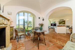 Гостиная зона в Starhost - Villa il Poggio Amalfi Coast with pool, garden and terrace