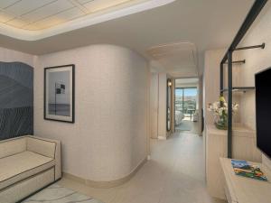 Телевизор и/или развлекательный центр в Swissotel Resort And Spa Cesme