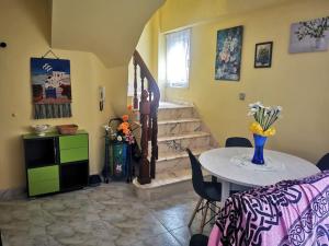 Afbeelding uit fotogalerij van INcostadamorte Apartamento Estrela 14 in Cee +10 foto's