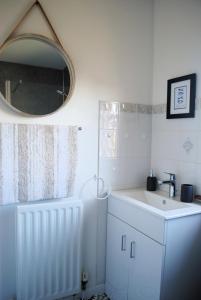 Ett badrum på Meadowshores Apartment Crail