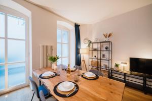 TV a/nebo společenská místnost v ubytování Homely Berlin - Super Modern, City Center, Rosenthalerplatz